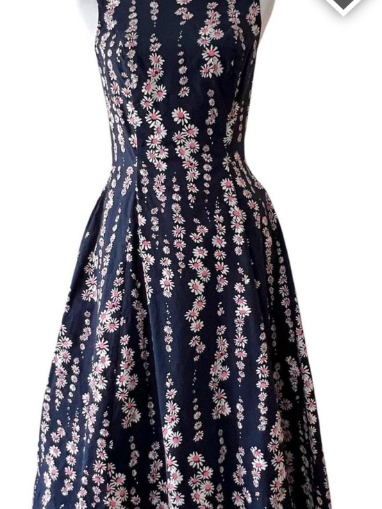 Boden Dresses & Skirts - Boden Navy Midi Dress with Pink and White Daisy Print